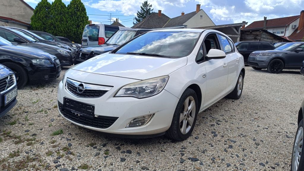 Opel Astra 1.7 cdti 110le 2012/6 240000km&nbsp;3500e