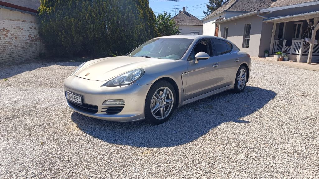 Porsche Panamera S 3.0 hybrid 333le 2012/10 137000km 9.9 m&nbsp;ft.